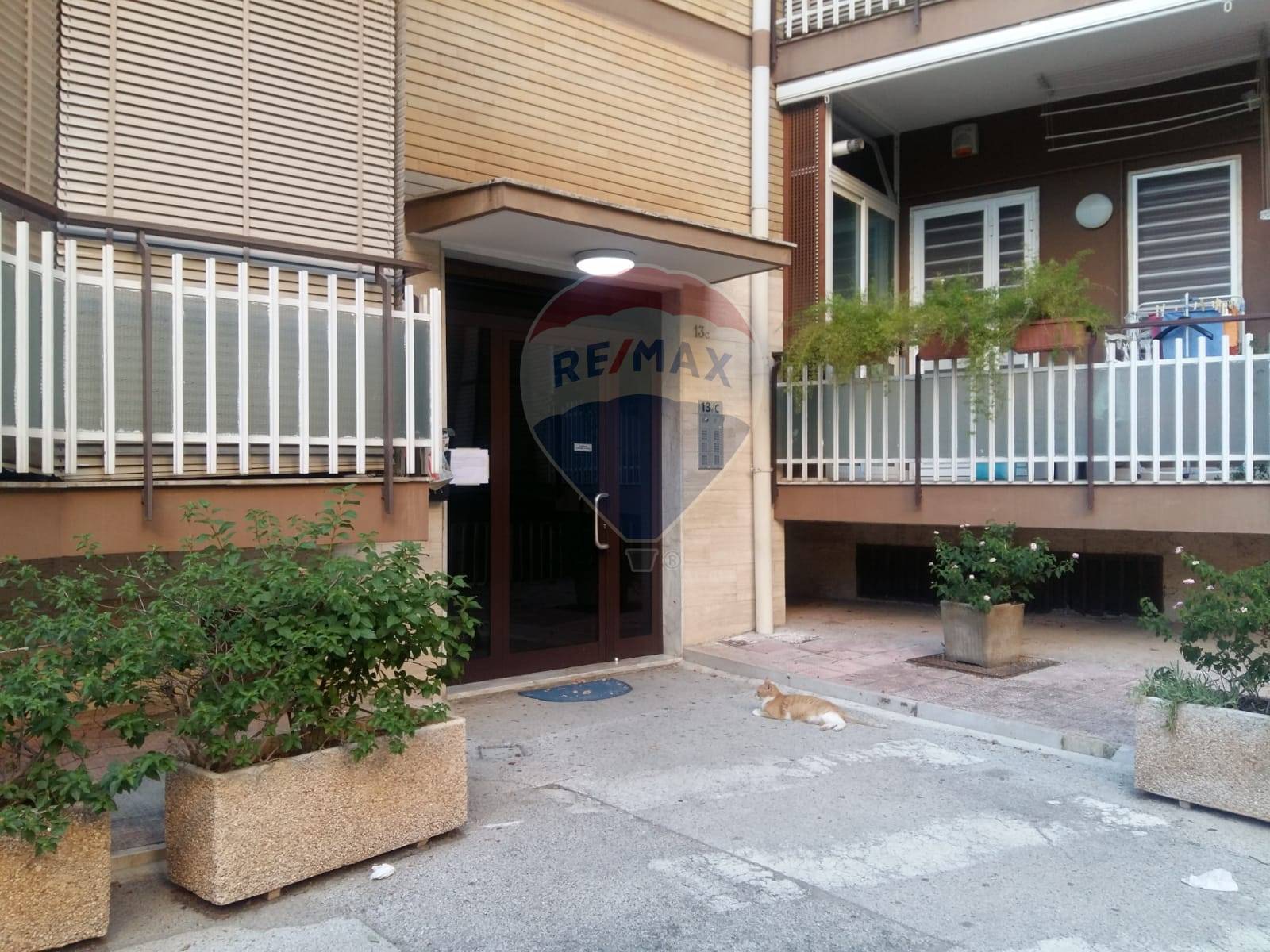 Appartamento di  4 vani /175 mq  a Bari - Poggiofranco (zona Poggiofranco)